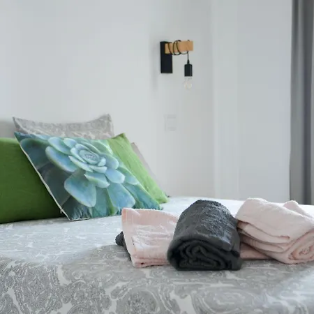 Apartment Für 2 Personen 2 Ca 70 Qm In Carvoeiro, Algarve Westalgarve *